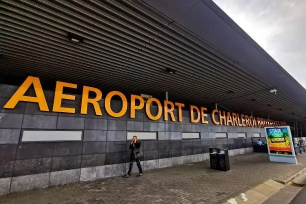 Station 64 B1 Charleroi-Airport 빌라 벨기에